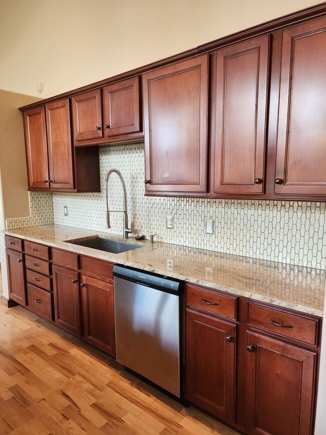 Building Photo - Beautful 3BR, 2 BA home in Harvest Creek S...