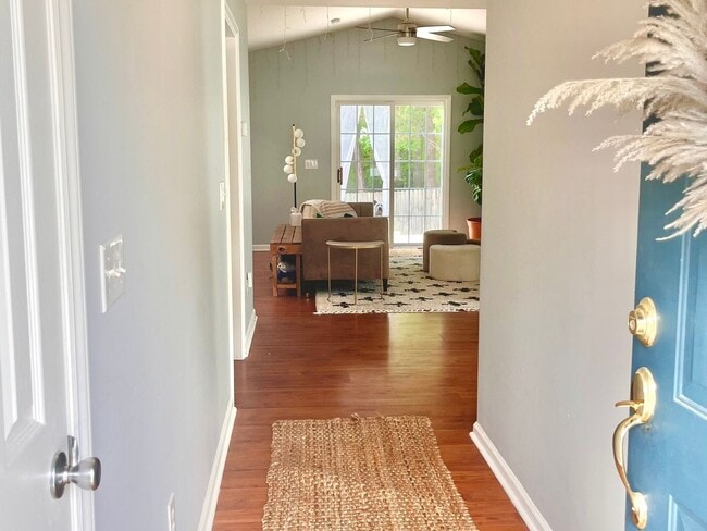Building Photo - 2 Bedroom Single Family Home in Raleigh