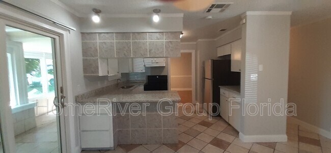 Foto del edificio - 605 Spring Creek Dr