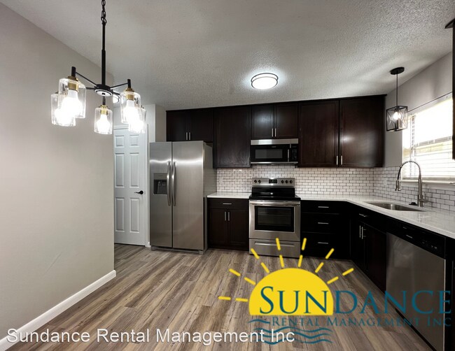 Building Photo - 3 br, 2.5 bath House - 37 12th Street Unit...