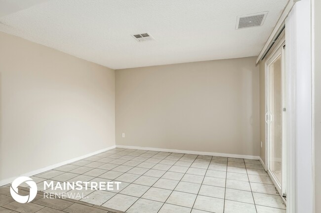 Building Photo - 1819 N 47th Dr