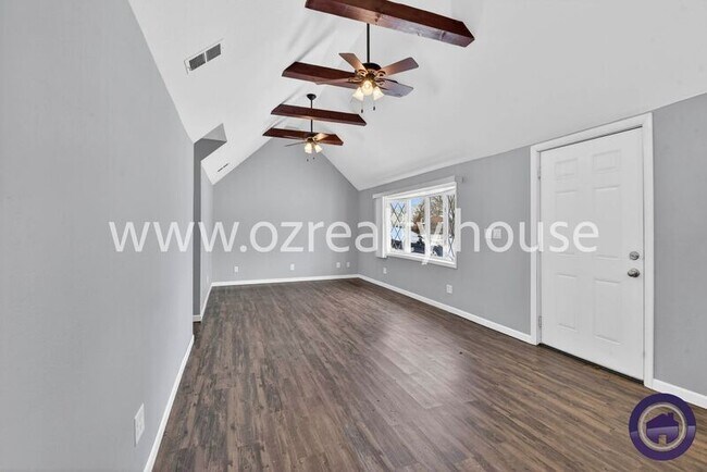 Building Photo - 307 Venice Dr