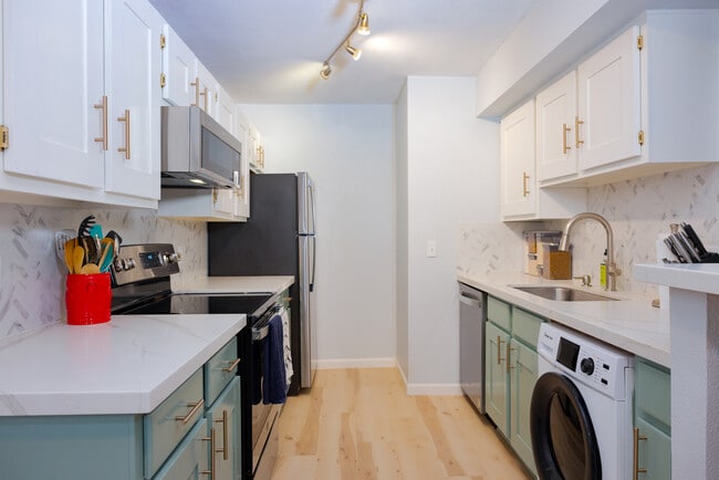 Kitchen - 1385 W University Ave