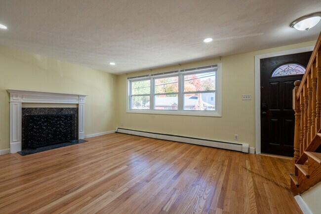 Building Photo - 170 Seminole Ave