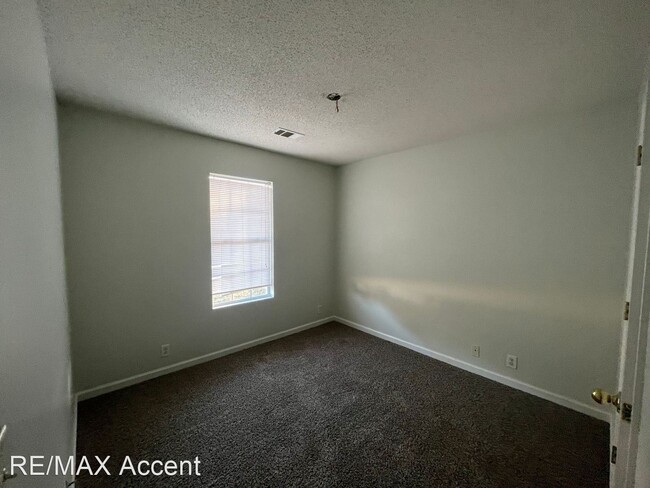 Building Photo - 3 br, 2 bath House - 158 High Point Drive