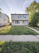 Building Photo - 40 Eisenhower Dr