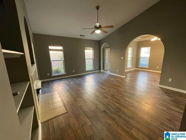 Building Photo - 5237 Cottage Cir