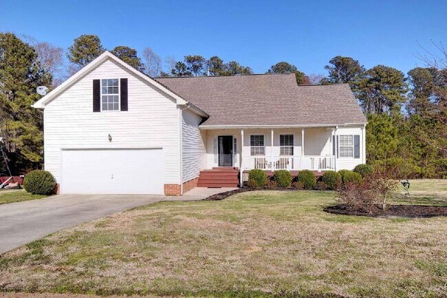 Building Photo - 105 Old Meadows, Wmbg
