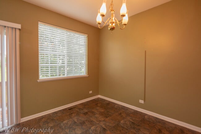 Building Photo - 1890 Fredericksburg Ln