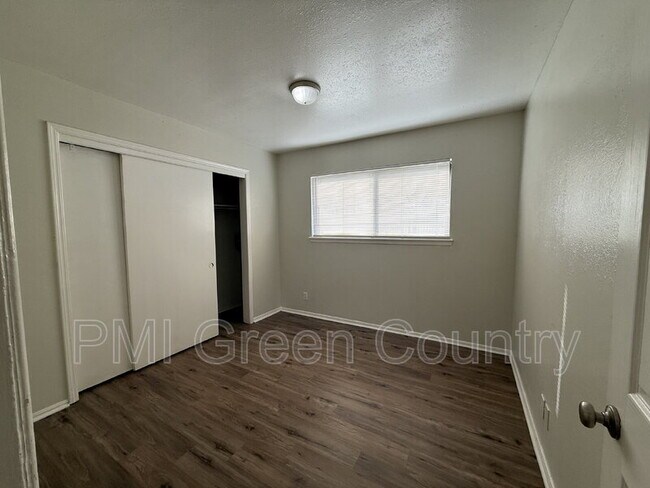 Foto del edificio - 917 N Yale Ave