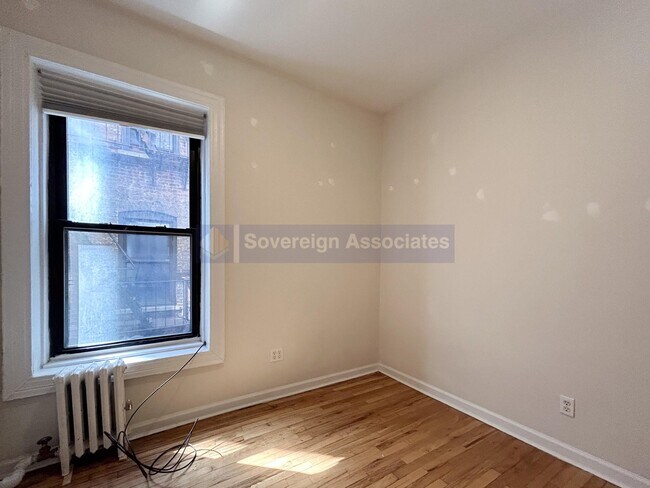 Foto del edificio - 209 W 102nd St