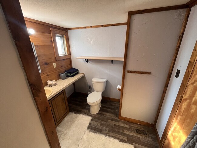 Building Photo - Mydnyt Rental