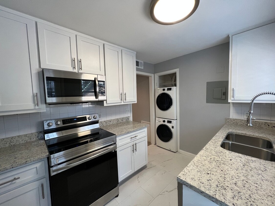 Pharr Court Condos - Pharr Court Condos