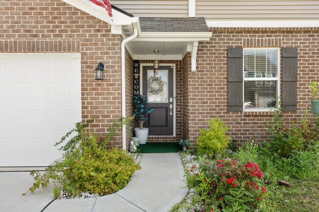 Building Photo - 7419 Hillway Dr