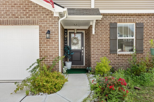 Foto del edificio - 7419 Hillway Dr