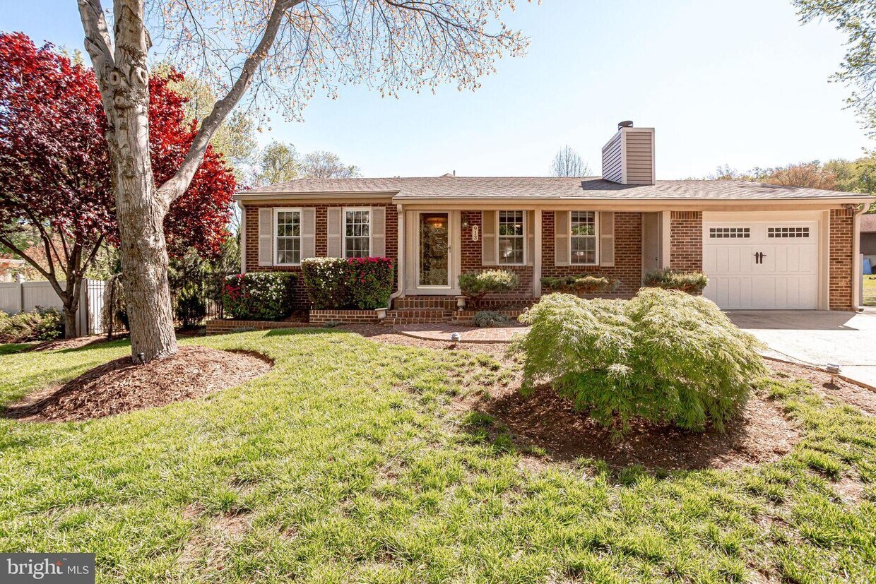 Foto principal - 913 Wrigley Pl