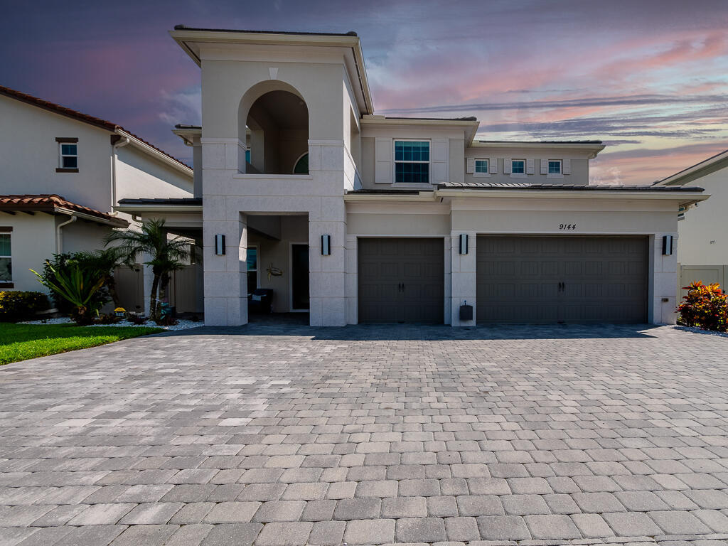 Foto principal - 9144 Greenspire Ln