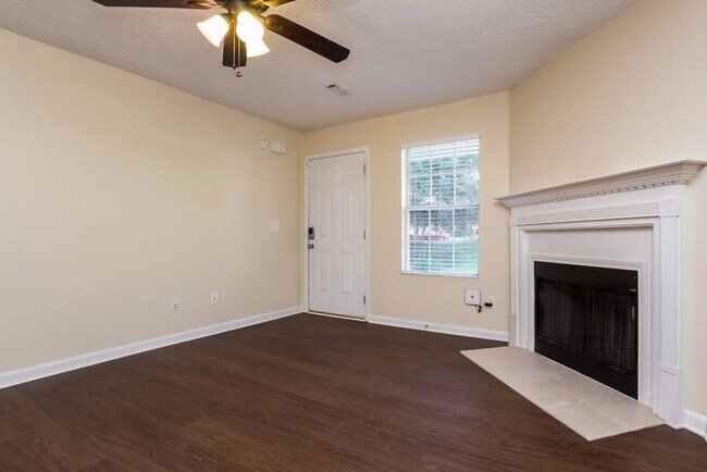 Foto del edificio - 4735 Saddleridge Rd