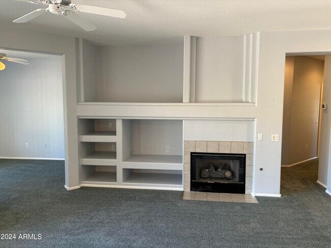 Building Photo - 18405 N Avalon Ln