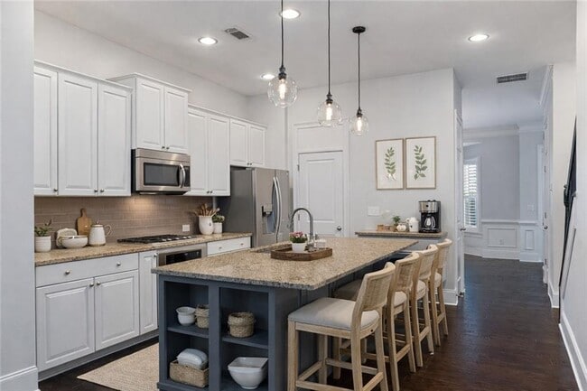 Building Photo - 2836 Broughton Ln SE