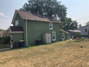 Building Photo - 802 3rd Ave SE