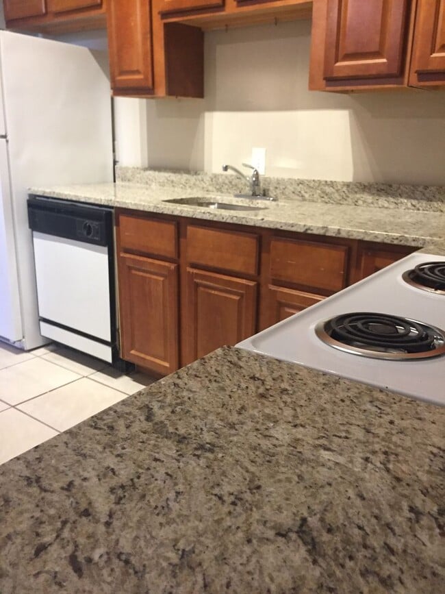 Building Photo - 2511-2513-2513 S 9th St