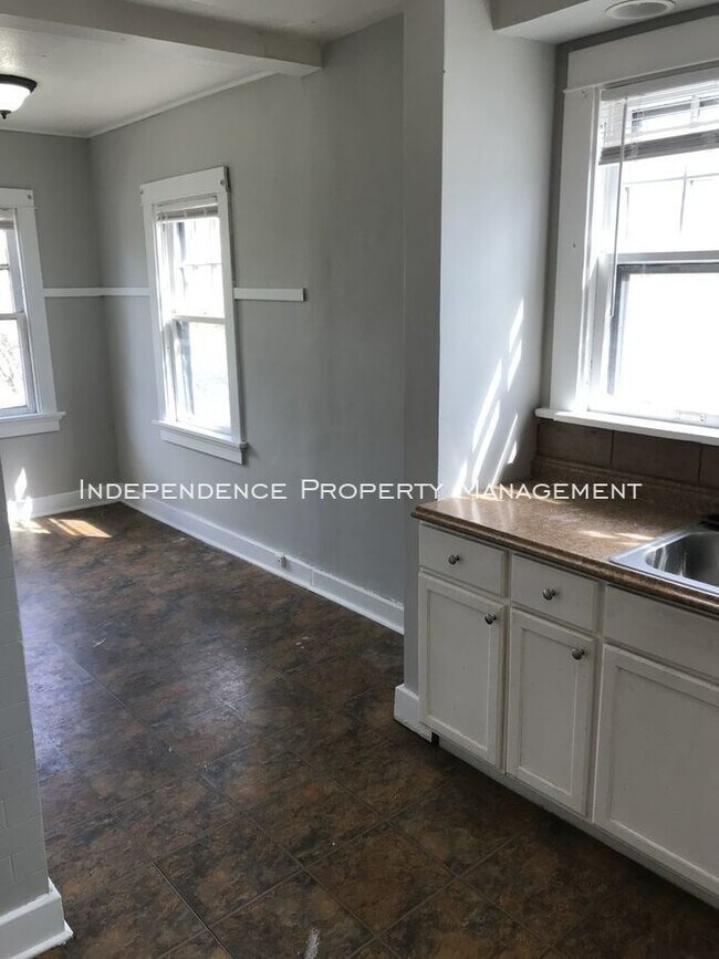 Foto del edificio - Two - Level Duplex in Dayton!