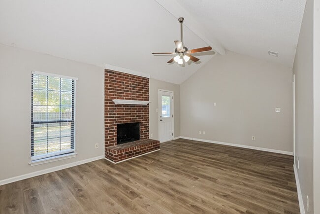 Foto del edificio - 6659 Ashland Dr