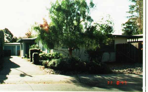 Building Photo - 674-676 Bryson Ave