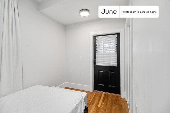 Foto del edificio - Room in Shared 5 bed/2 bath home in Roxbury
