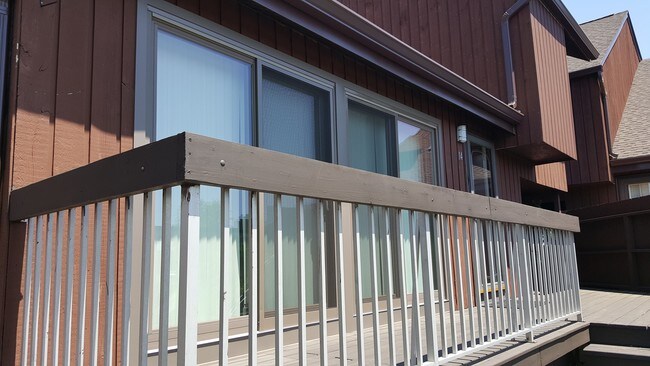 Foto del edificio - 4014 Bloomingdale Dr