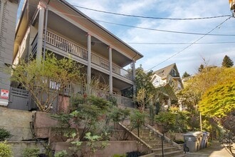 Building Photo - 2360 NW Glisan St