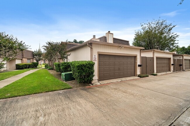 Foto del edificio - 2615 Yorktown Ln