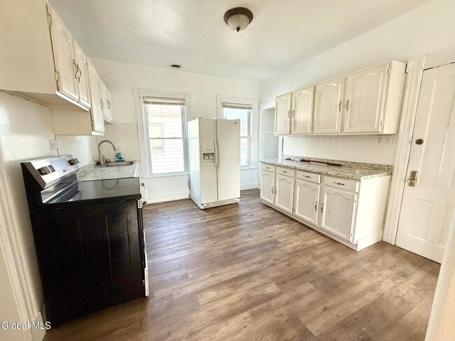 Foto del edificio - 1017 Hegeman St