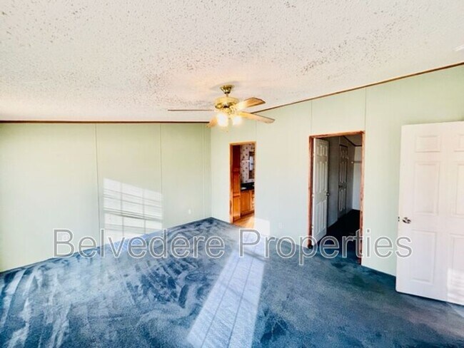 Foto del edificio - 221 Oak Grove Church Rd