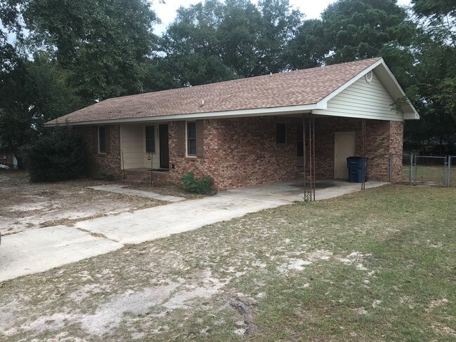 Foto del edificio - 5587 Whisperwood Dr
