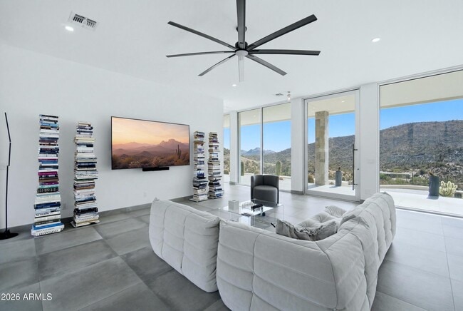 Foto del edificio - 43359 N 66th St