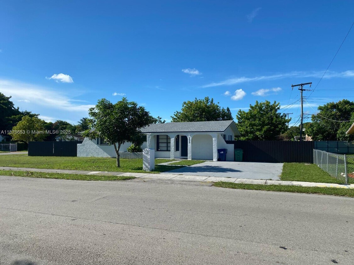 Foto principal - 2513 NW 179th St