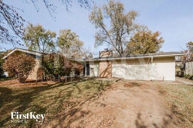 Foto del edificio - 2405 Brook Dr