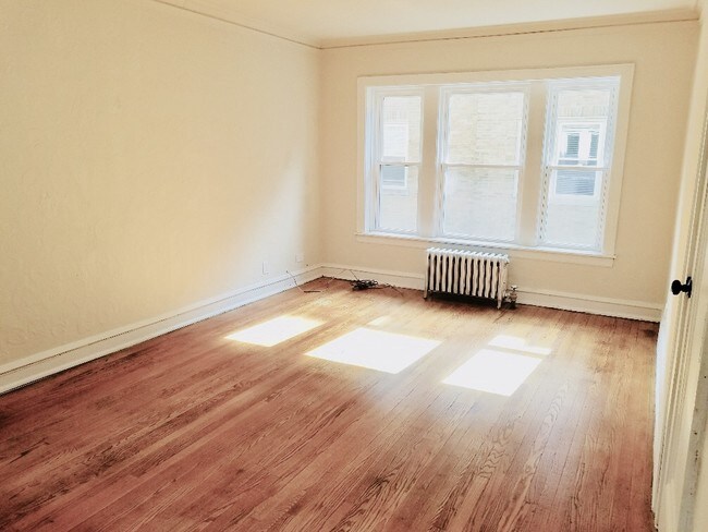 Foto del edificio - 5427 W Montrose Ave