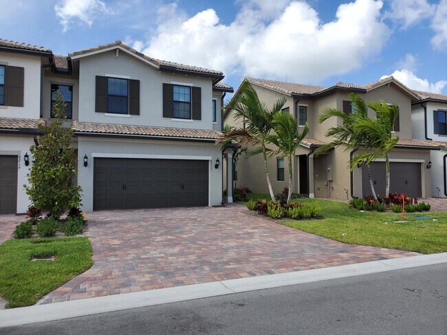 Building Photo - 8217 Cadre Noir Rd