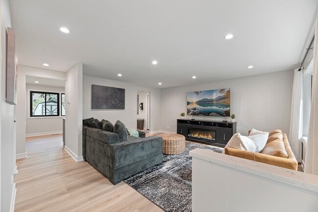 Foto del edificio - 208 W Hartford Dr