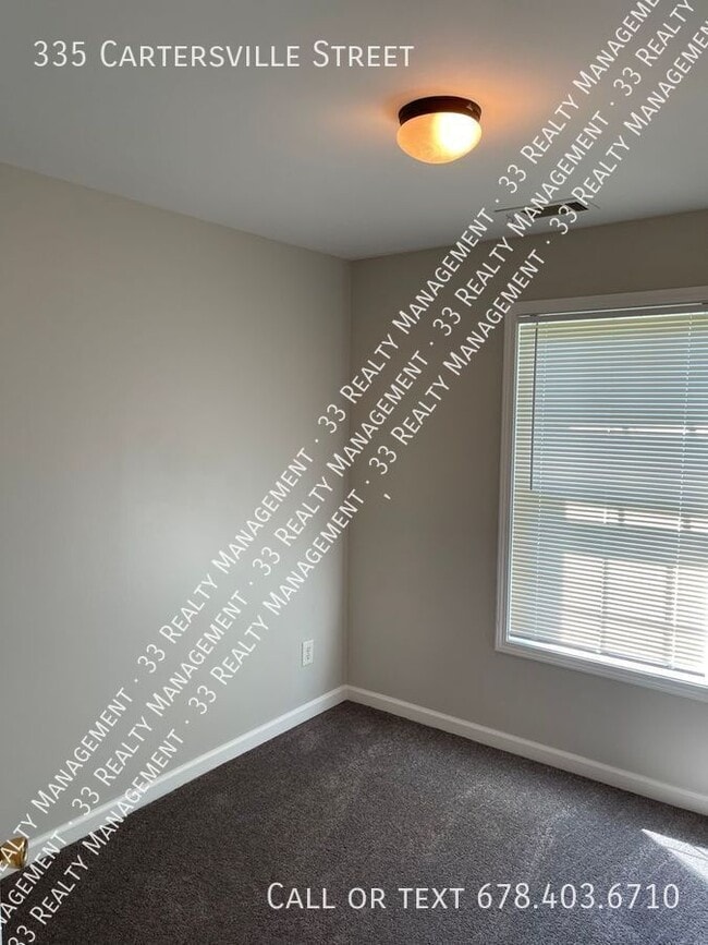 Building Photo - Freshly Renovated 3BR/1.5BA Townhome with ...