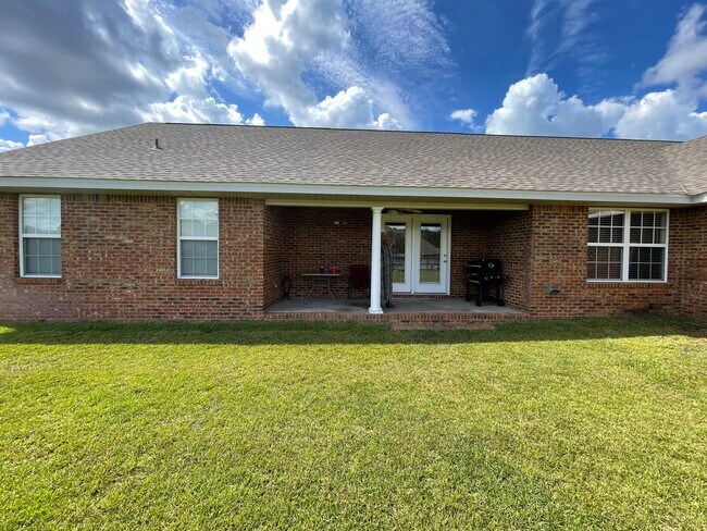 Building Photo - Shell Landing East