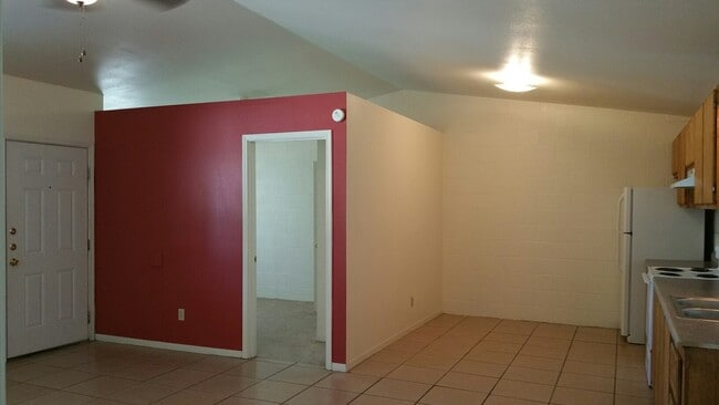 Building Photo - Comal Apartments