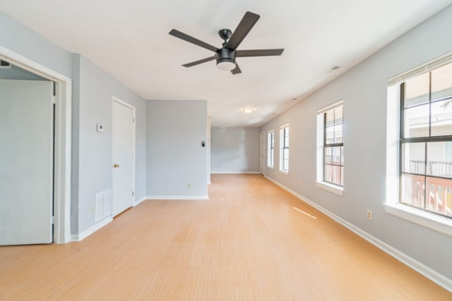 Building Photo - 487 W Ocean View Ave