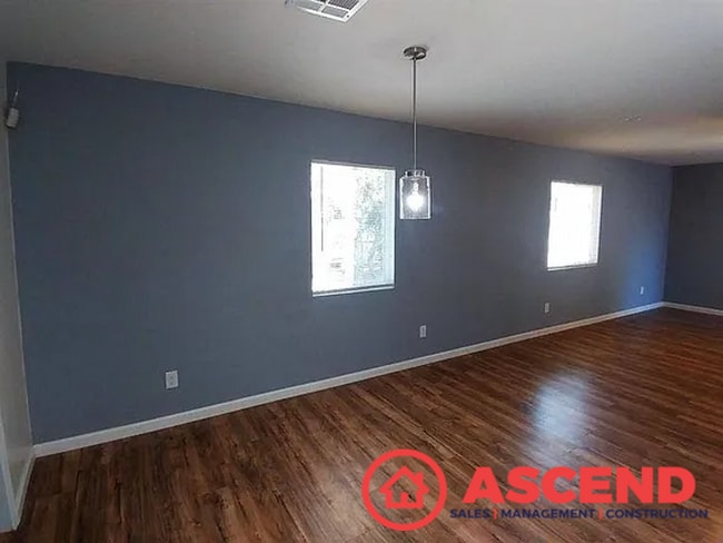 Building Photo - Delightful Home Near South High School!