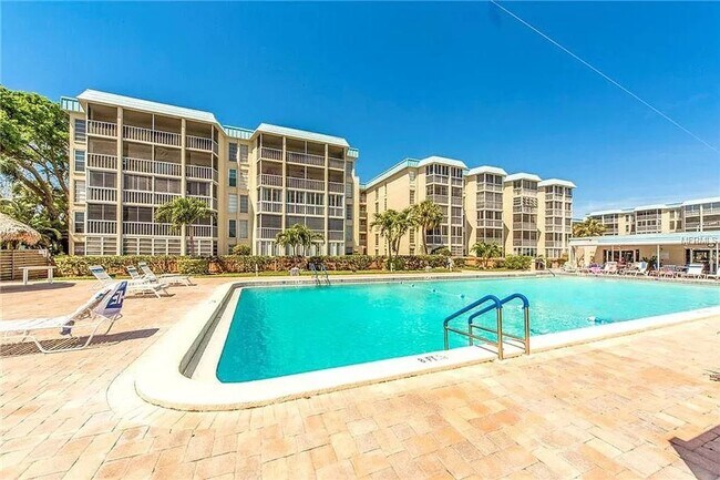 Building Photo - 2 Bedroom, 2.5 Bathroom furnished condo