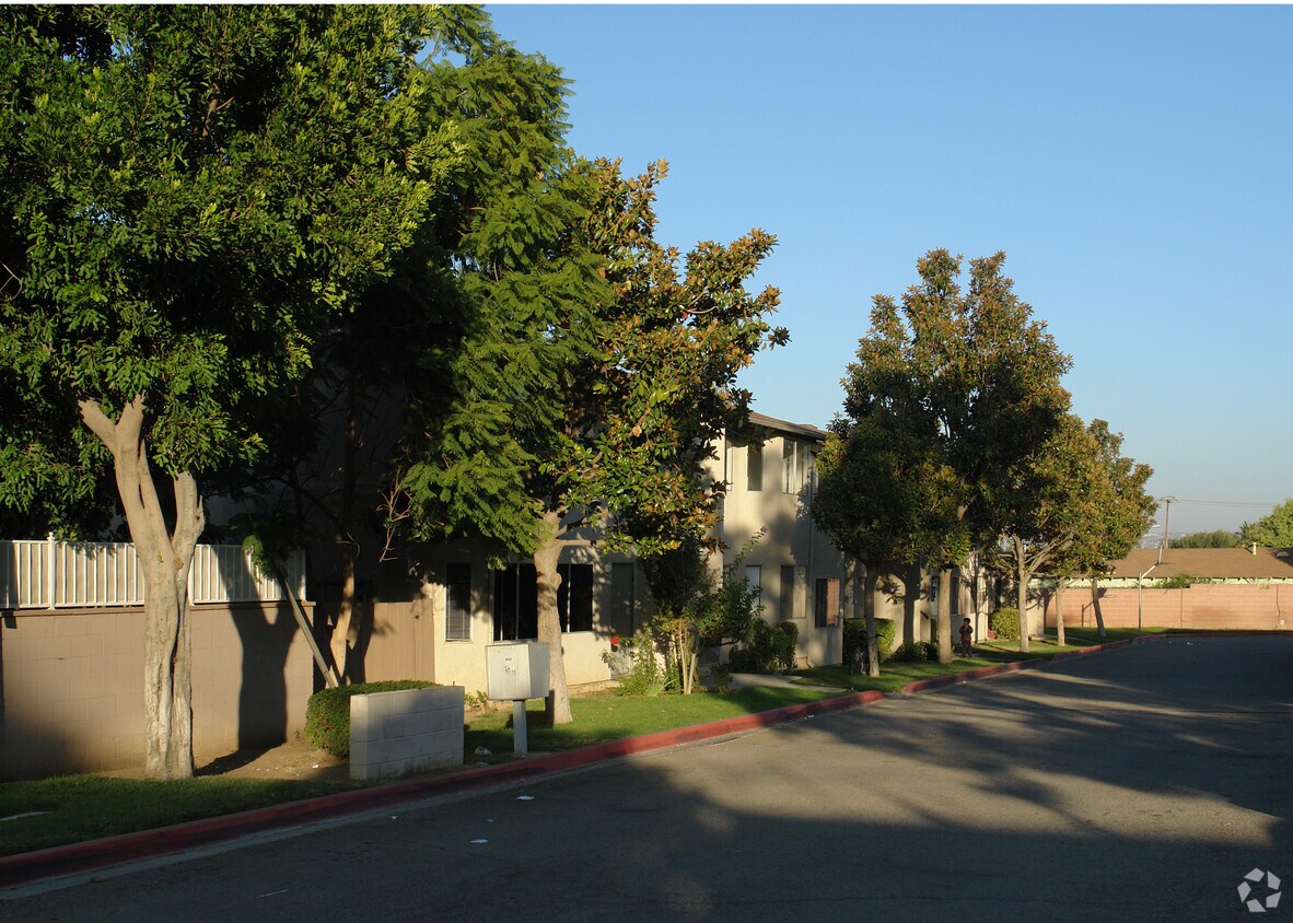 Building Photo - 209 N Buena Vista Ave