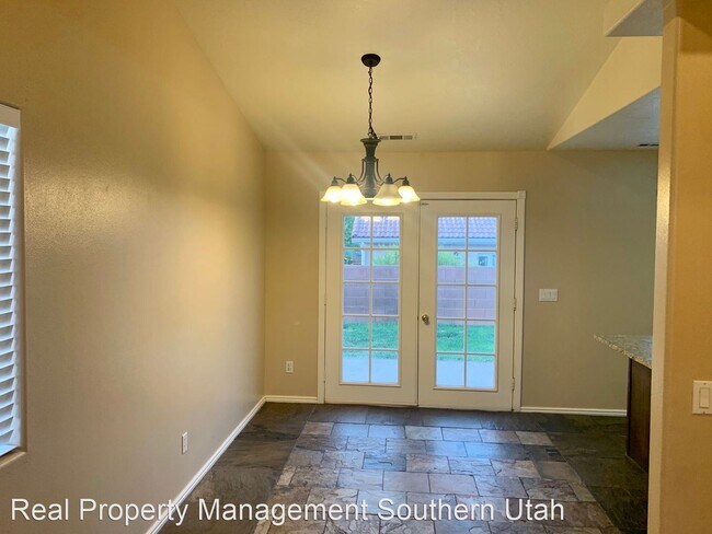 Foto del edificio - 3 br, 2 bath House - 332 East 710 South #79